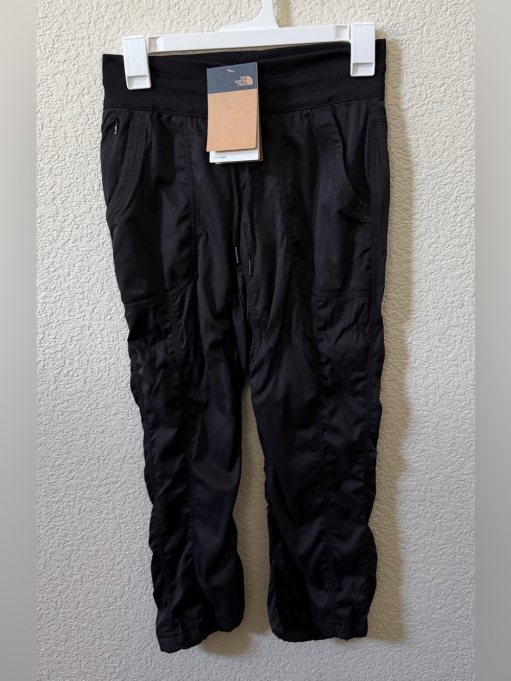 The North Face Women’s (XS) Aphrodite 2.0 Capris UPF 40+ Flash Dry Hiking -Black